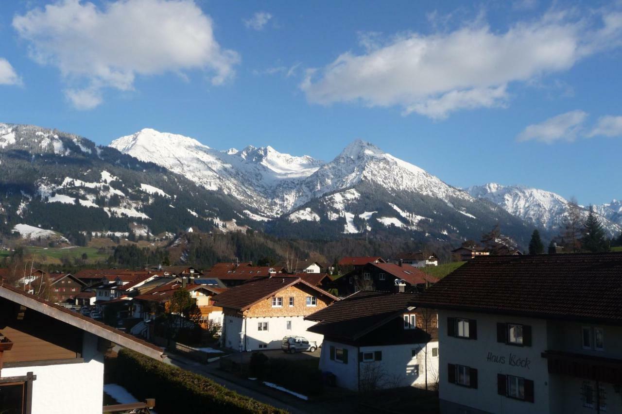 Apartment mit Balkon